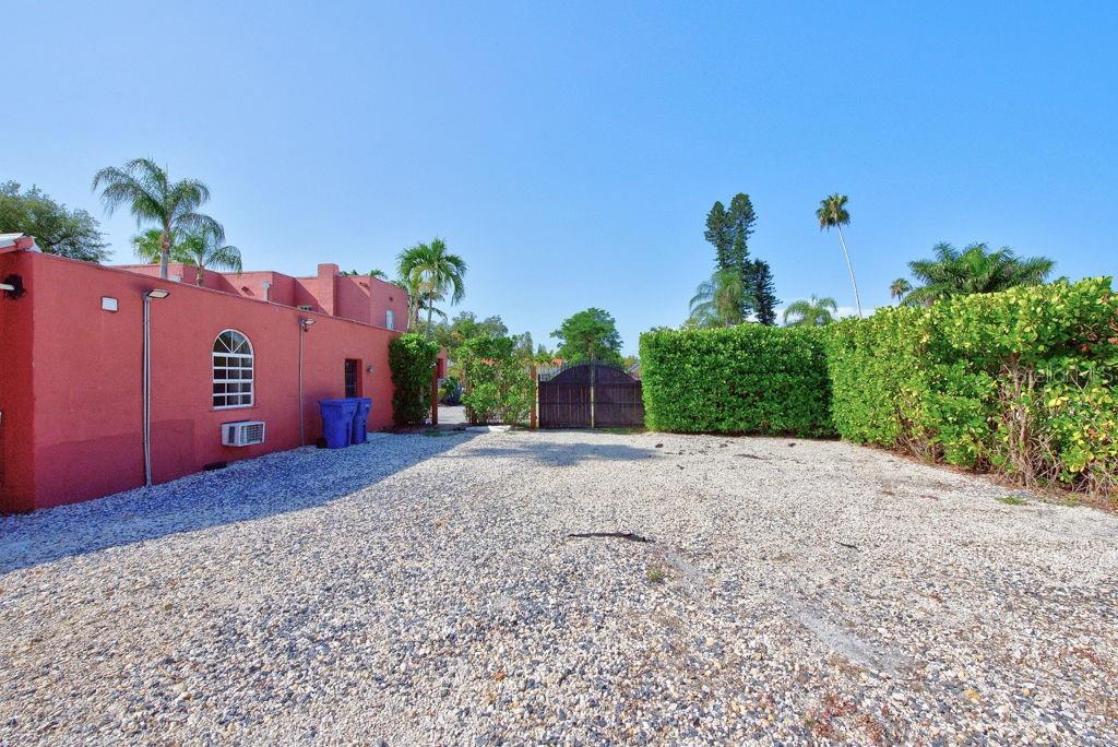 PALMA SOLA PARK - Residential