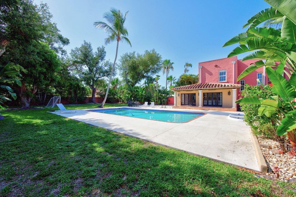 PALMA SOLA PARK - Residential