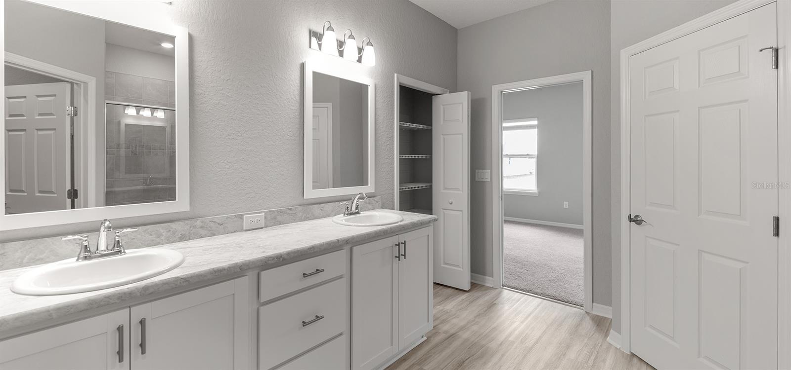 VISTA TRACE - Residential