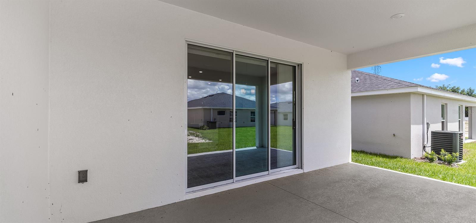 VISTA TRACE - Residential