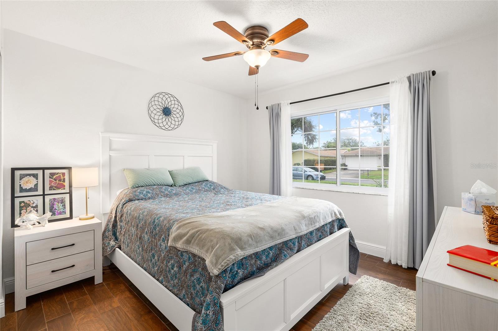 BONNIE BAY UNIT THREE PH ONE - Residential