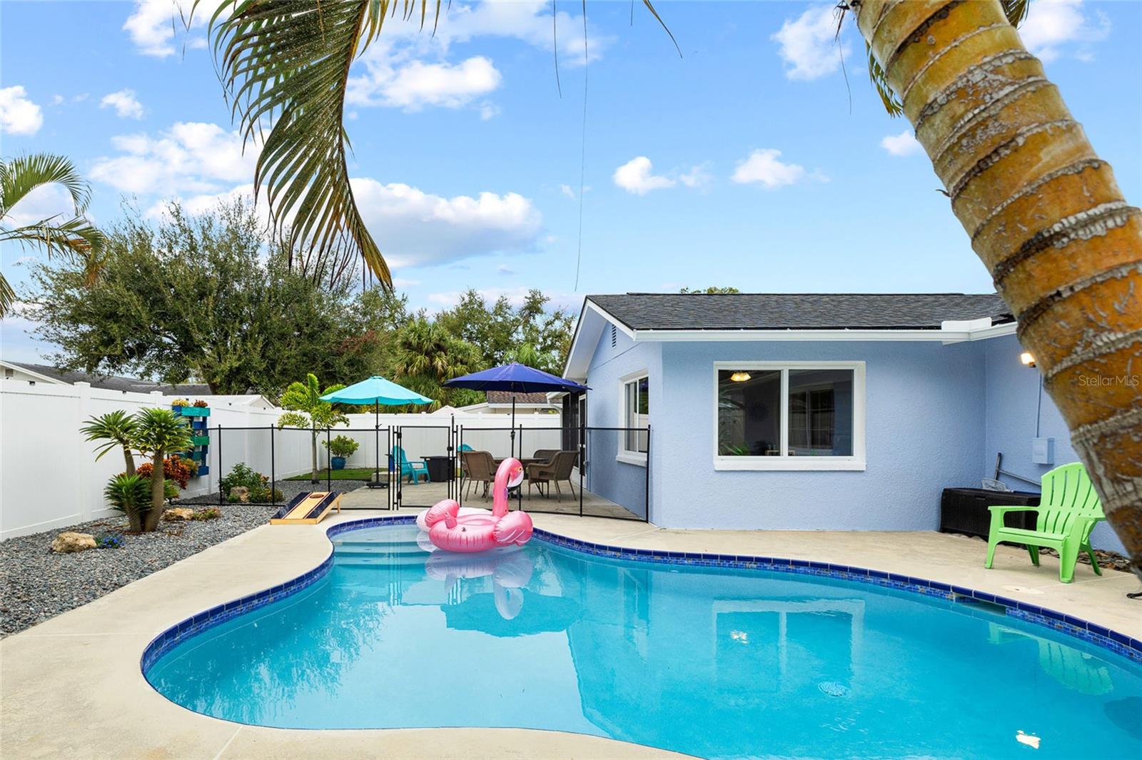 BONNIE BAY UNIT THREE PH ONE - Residential