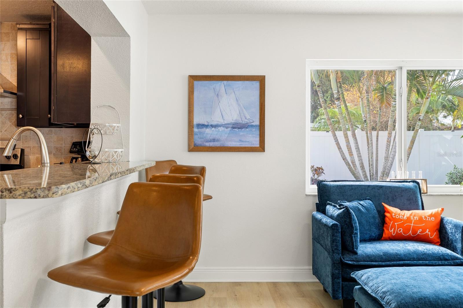 BONNIE BAY UNIT THREE PH ONE - Residential