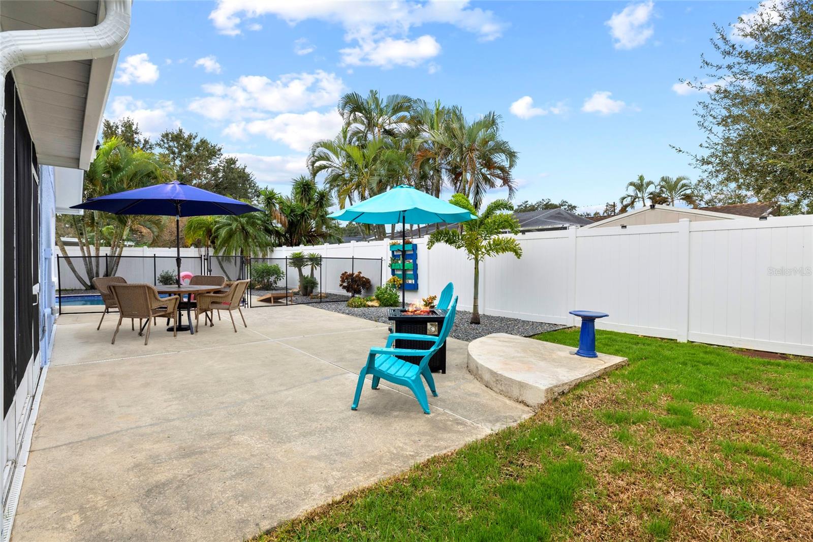 BONNIE BAY UNIT THREE PH ONE - Residential