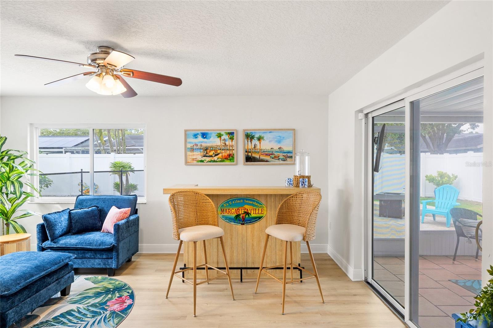 BONNIE BAY UNIT THREE PH ONE - Residential