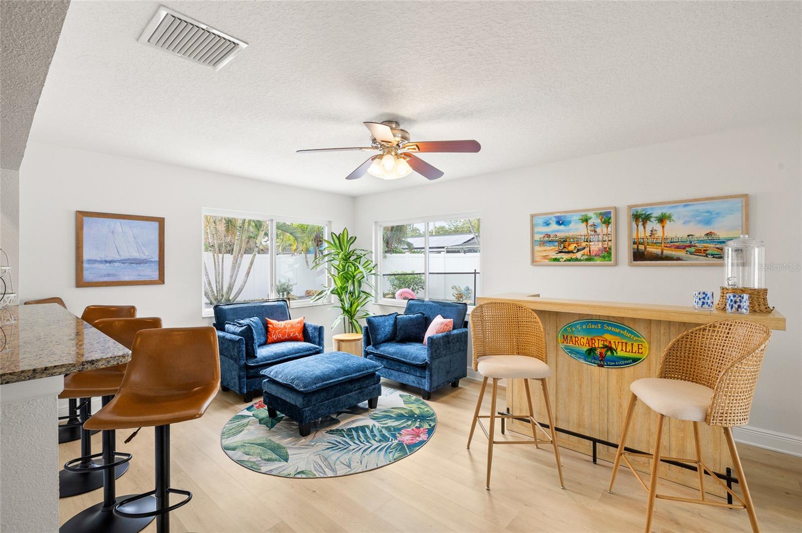 BONNIE BAY UNIT THREE PH ONE - Residential