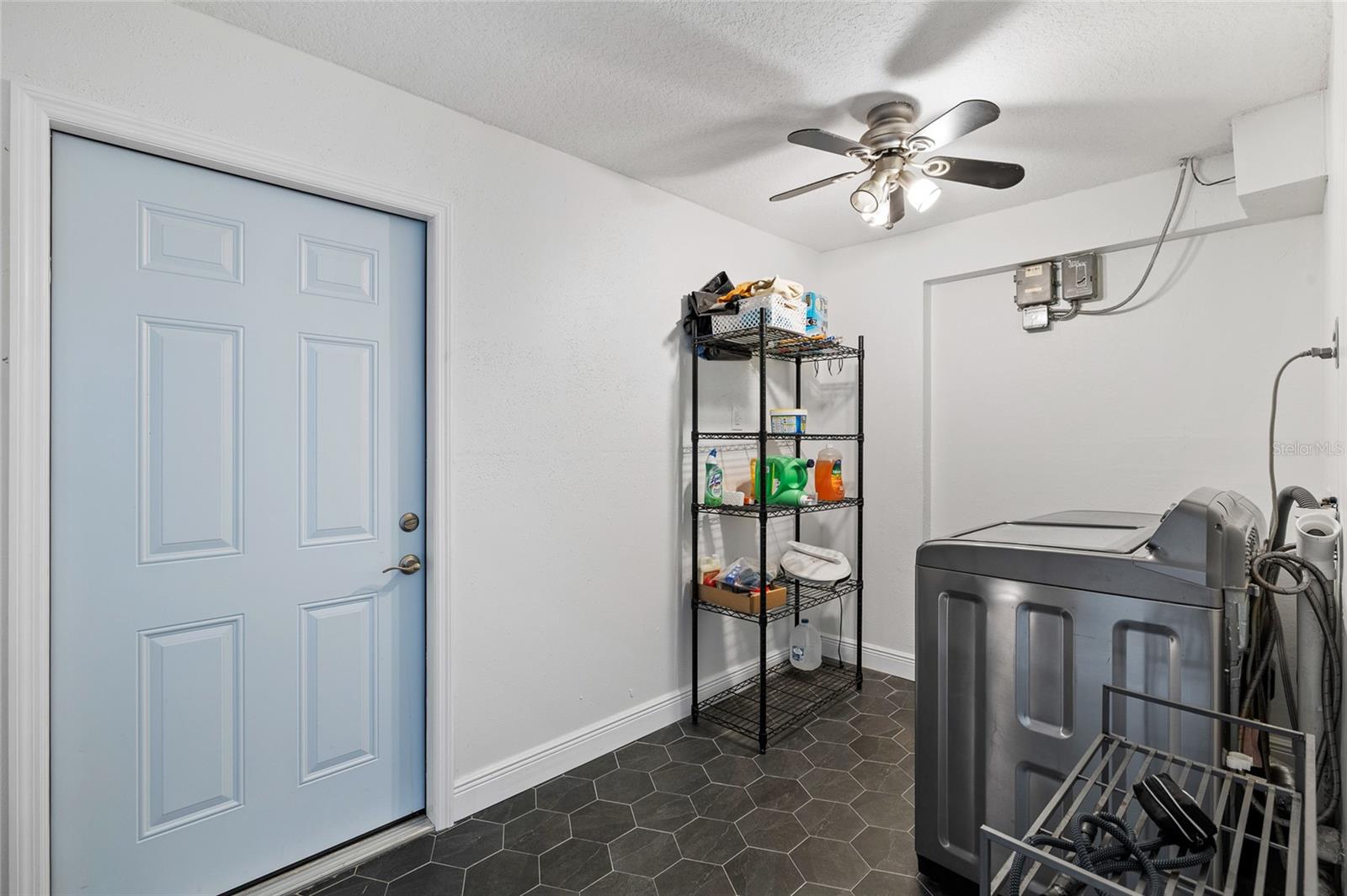 BONNIE BAY UNIT THREE PH ONE - Residential