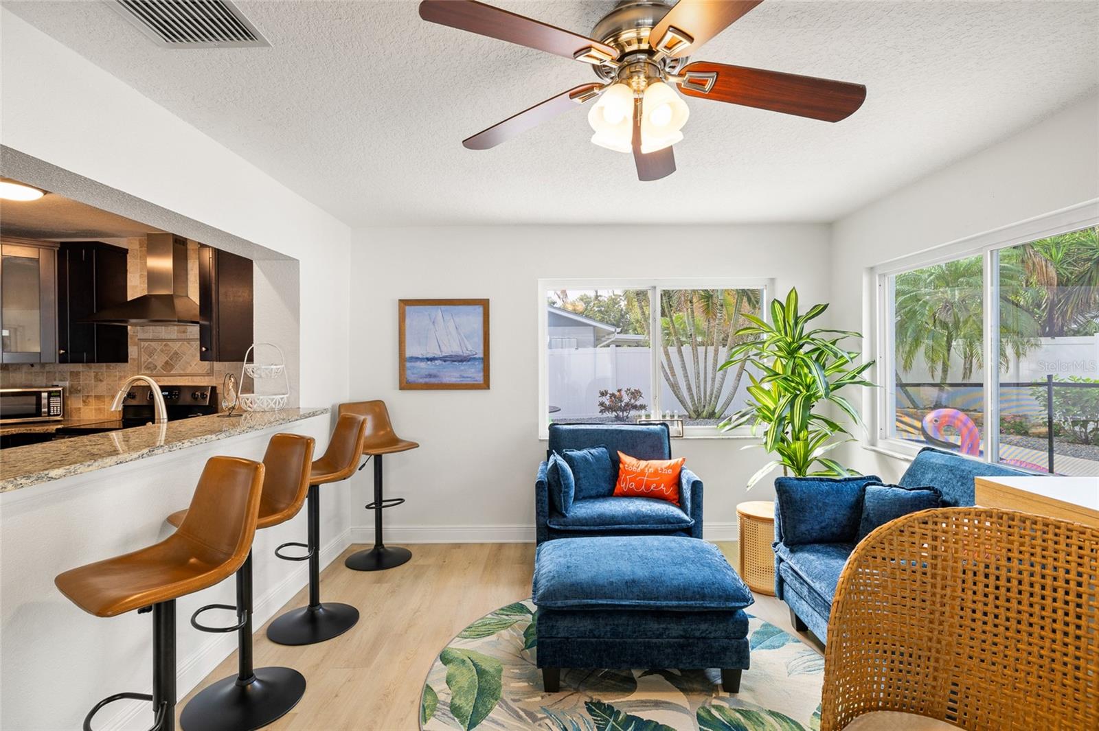 BONNIE BAY UNIT THREE PH ONE - Residential