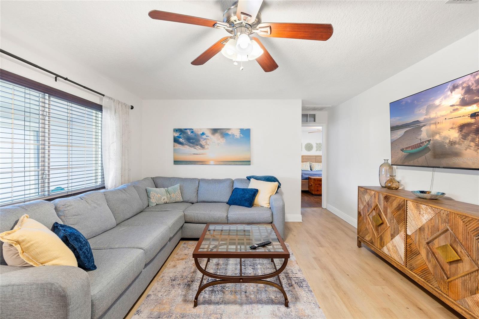 BONNIE BAY UNIT THREE PH ONE - Residential