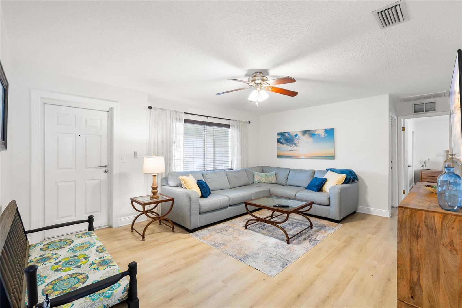BONNIE BAY UNIT THREE PH ONE - Residential