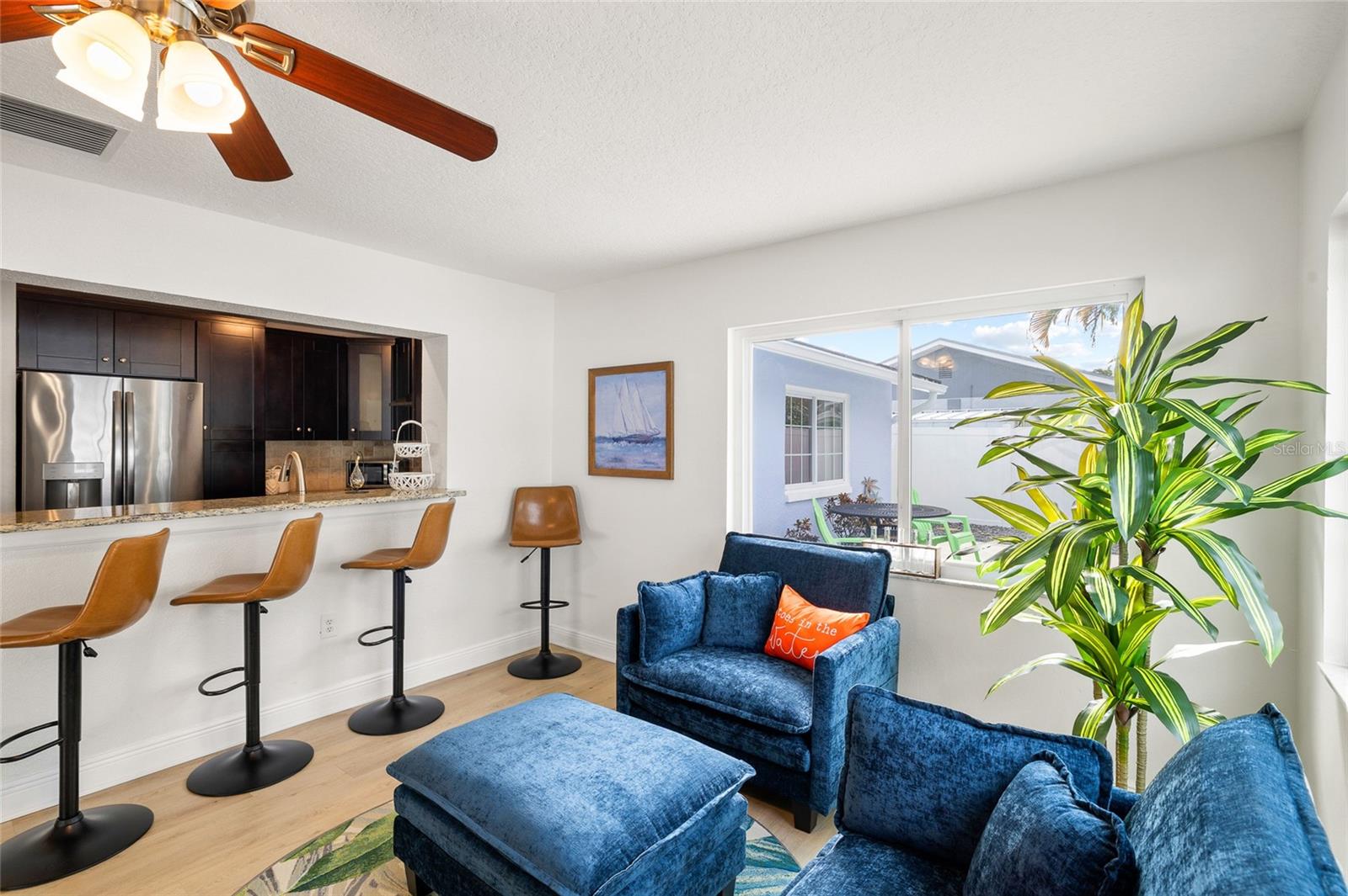 BONNIE BAY UNIT THREE PH ONE - Residential