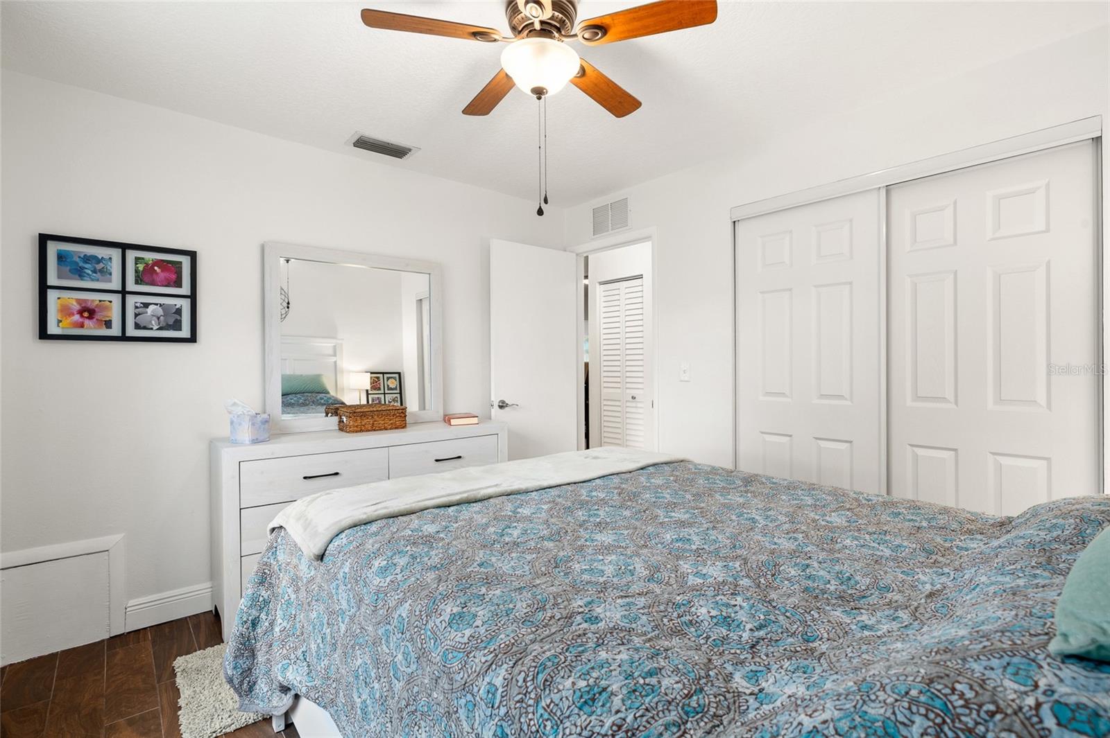 BONNIE BAY UNIT THREE PH ONE - Residential