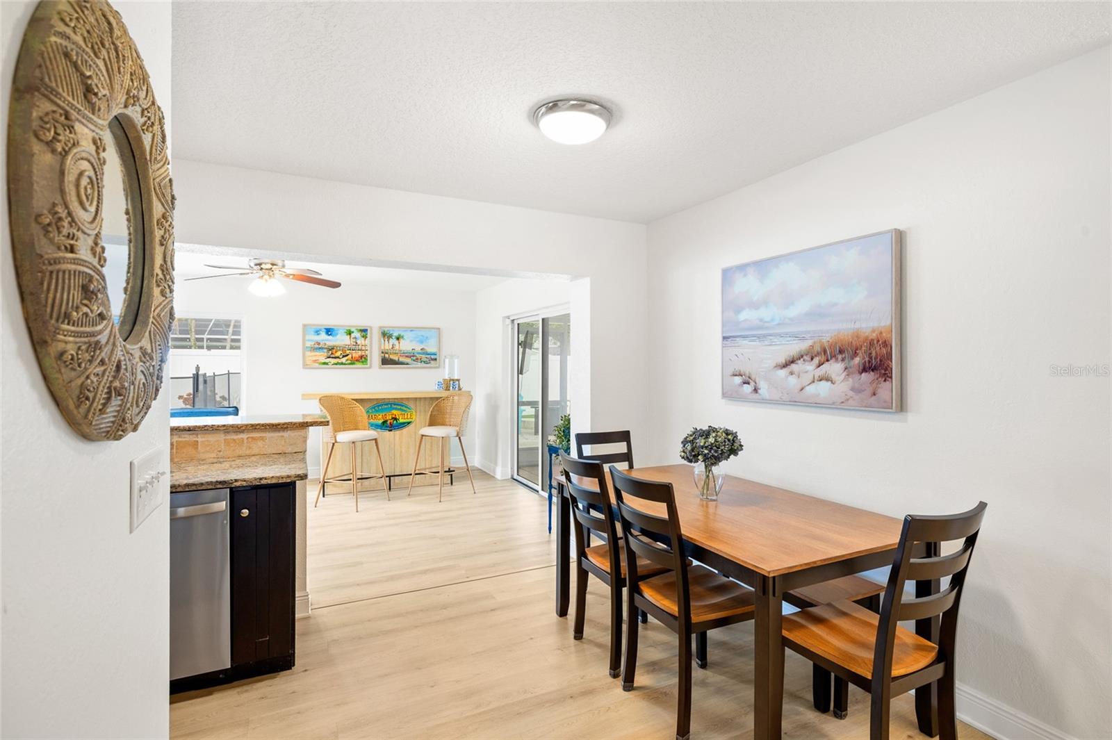 BONNIE BAY UNIT THREE PH ONE - Residential