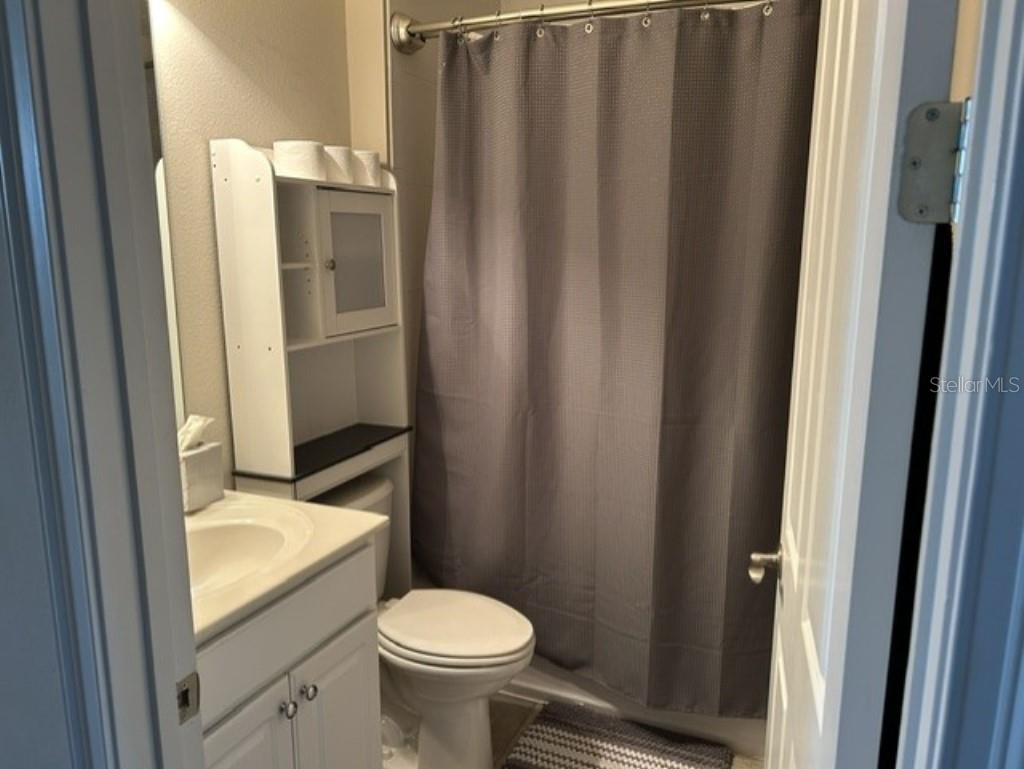 GRANDE OAKS AT HEATHROW - Residential