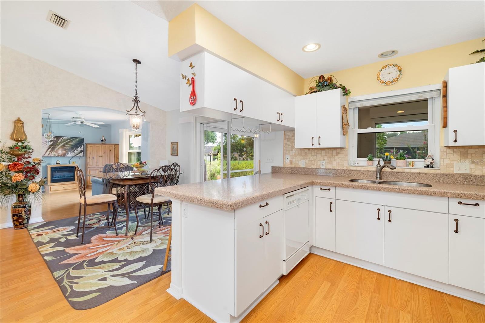 ARBOR TRACE - Residential