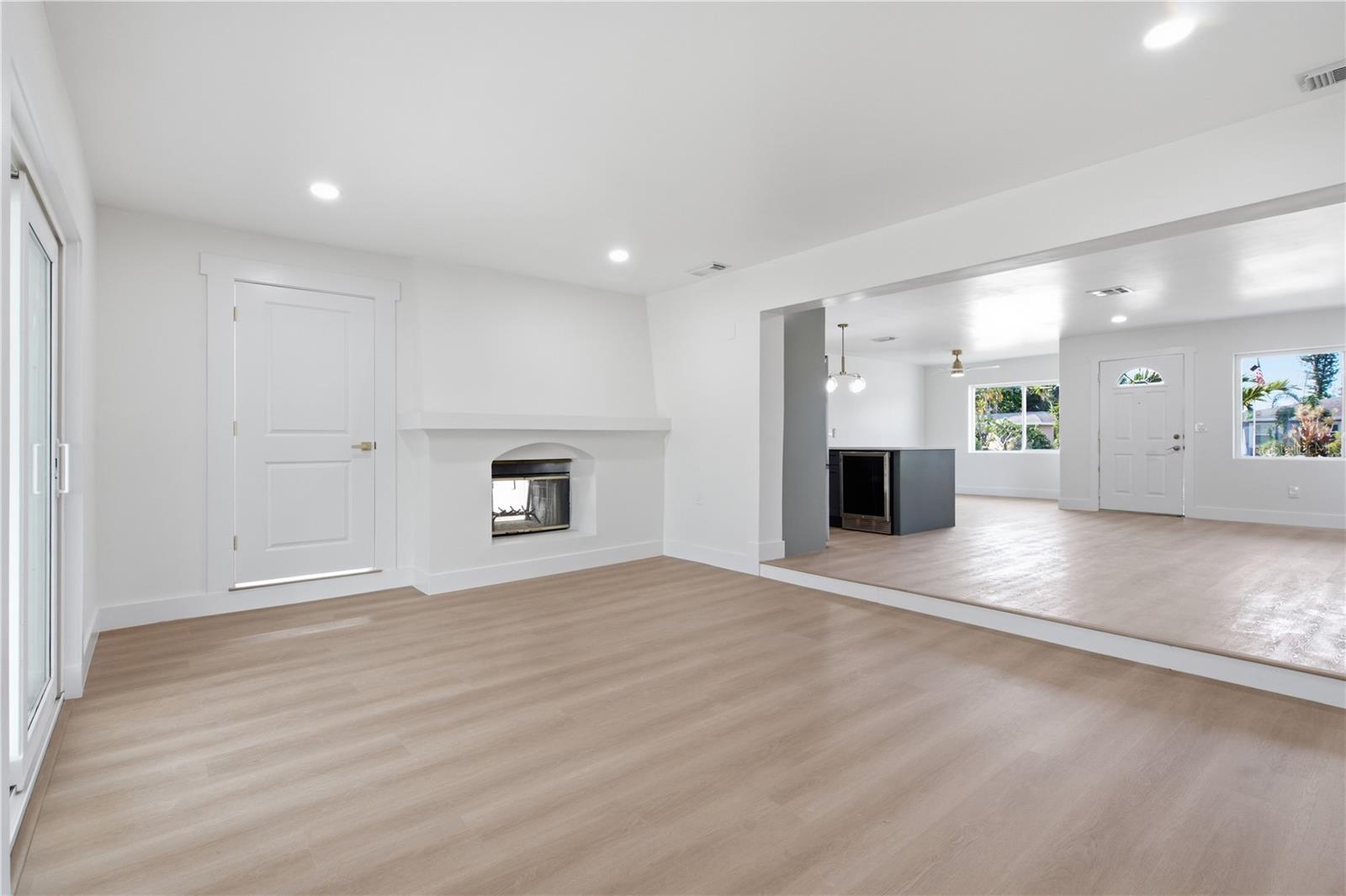 SUN PLAZA ISLES - Residential