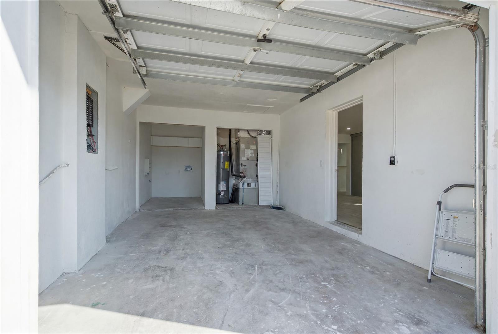 SUN PLAZA ISLES - Residential