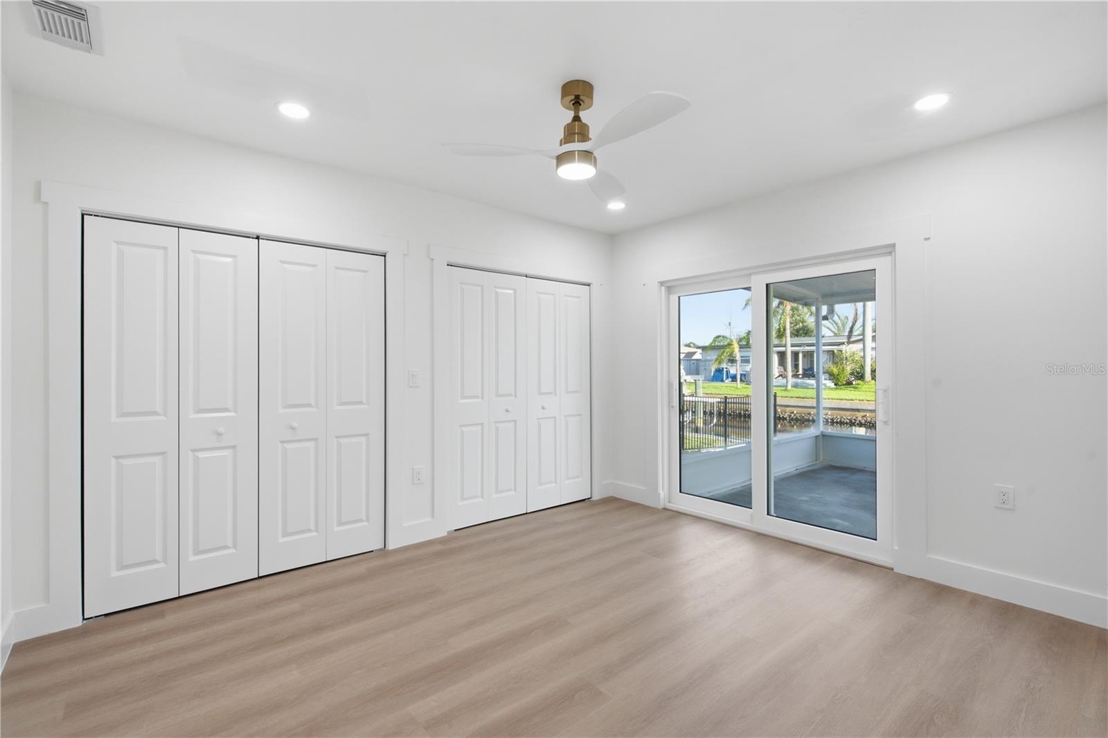 SUN PLAZA ISLES - Residential