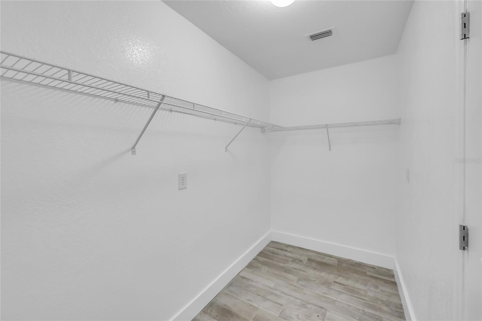 SPRUCE CRK CC CASTLE PINES - Residential