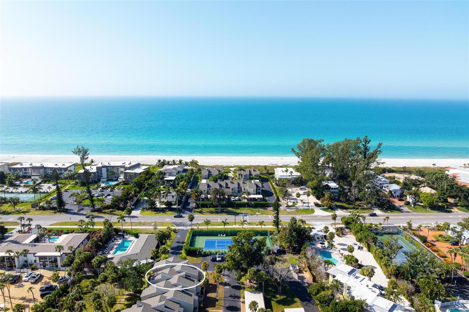 THE BANYAN BAY CLUB - Residential