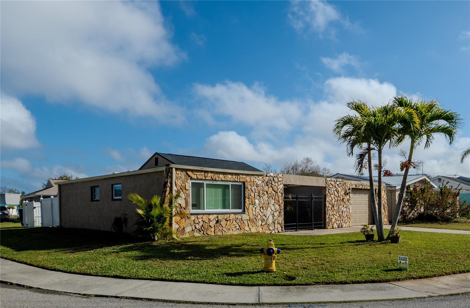BEACON SQUARE - Residential