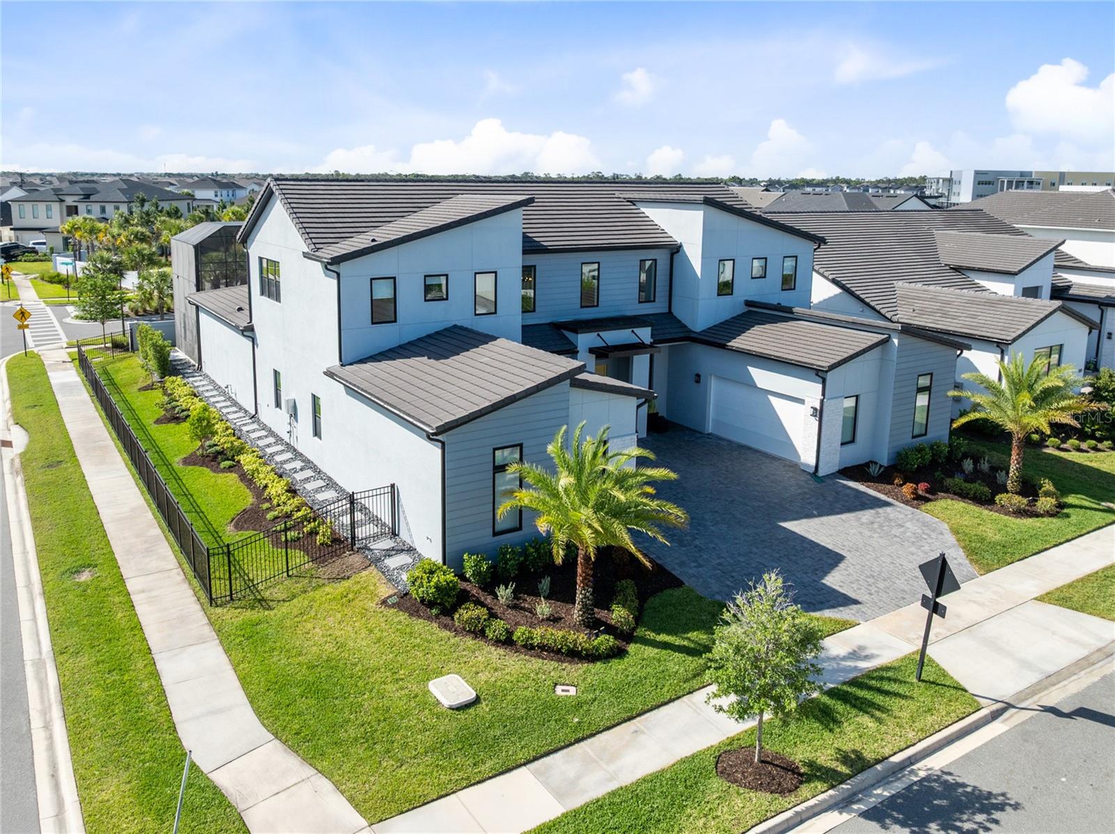 LAUREL POINTE LAKE NONA - Residential