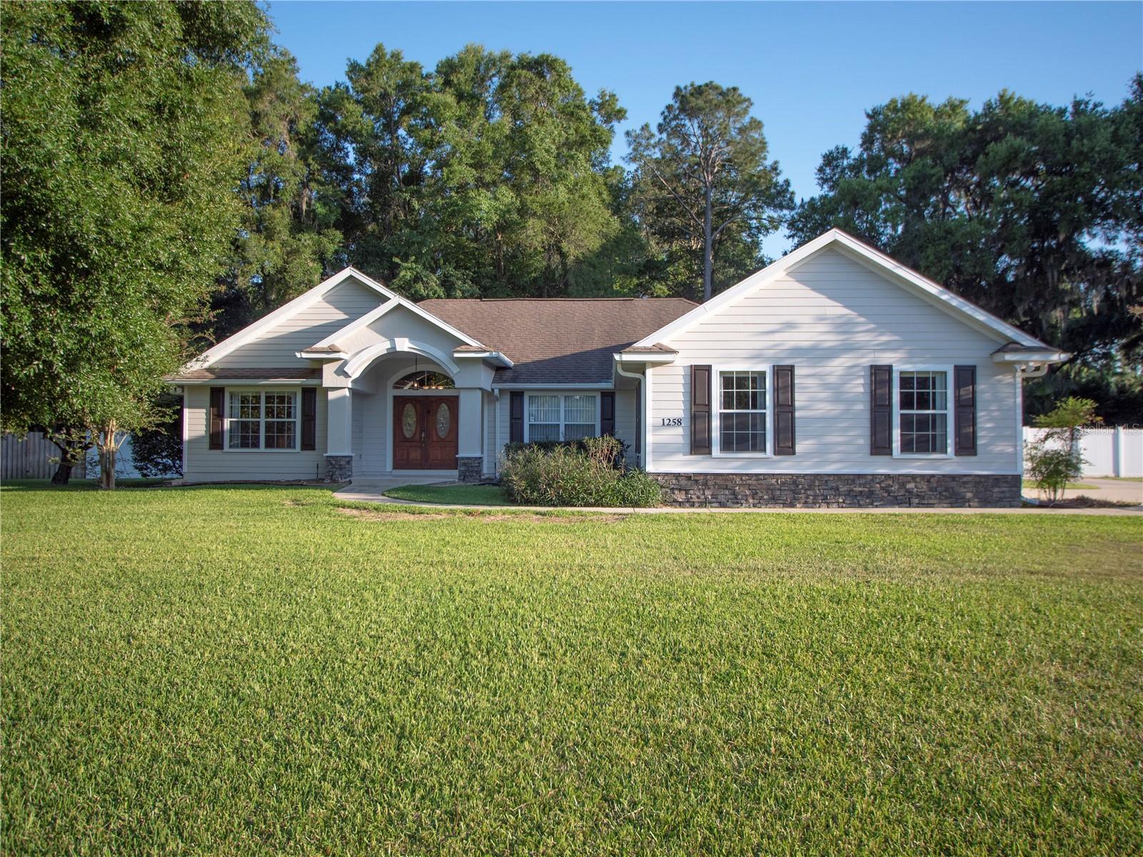 SUMMERBROOKE - Residential