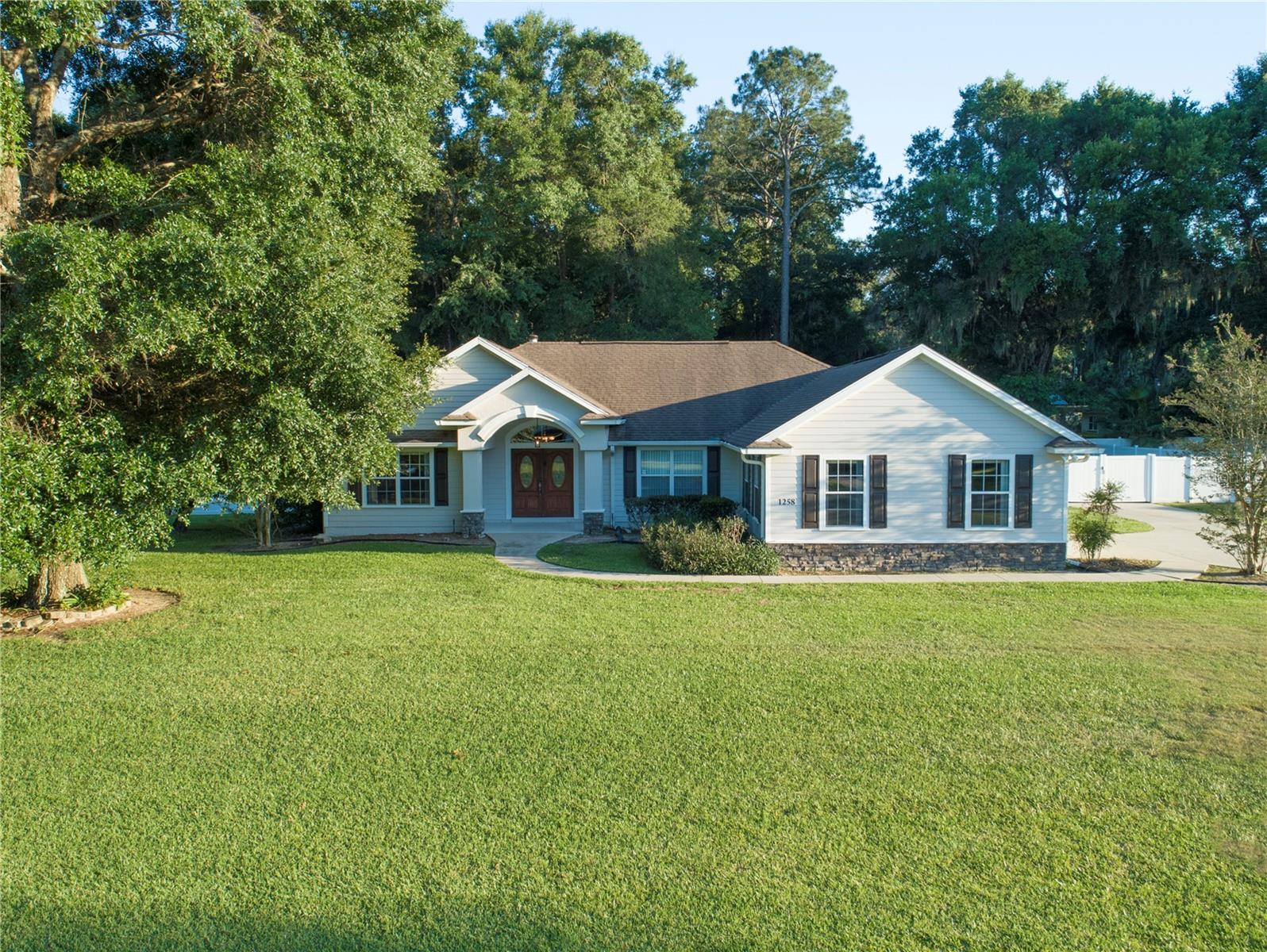 SUMMERBROOKE - Residential