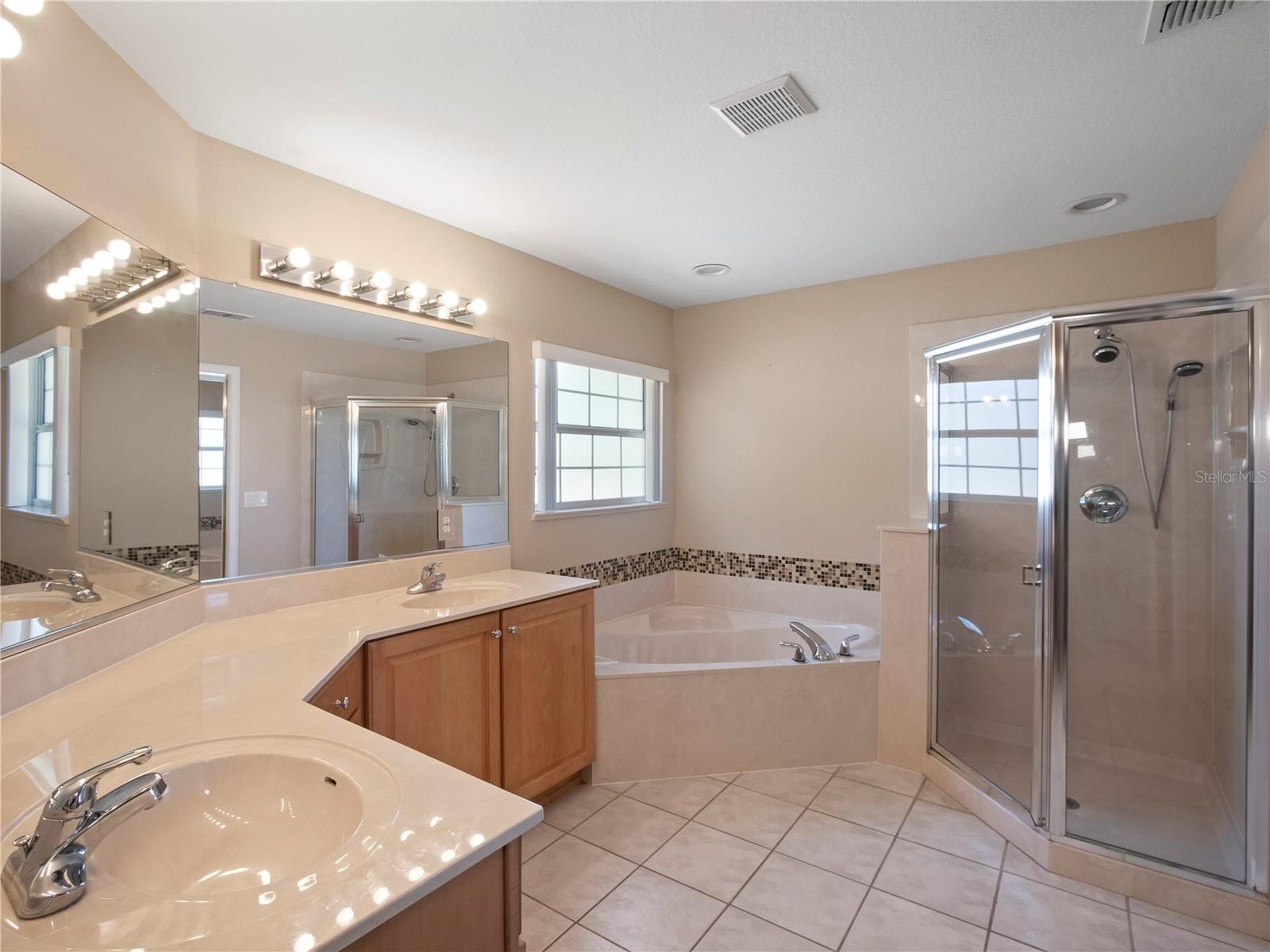 SUMMERBROOKE - Residential
