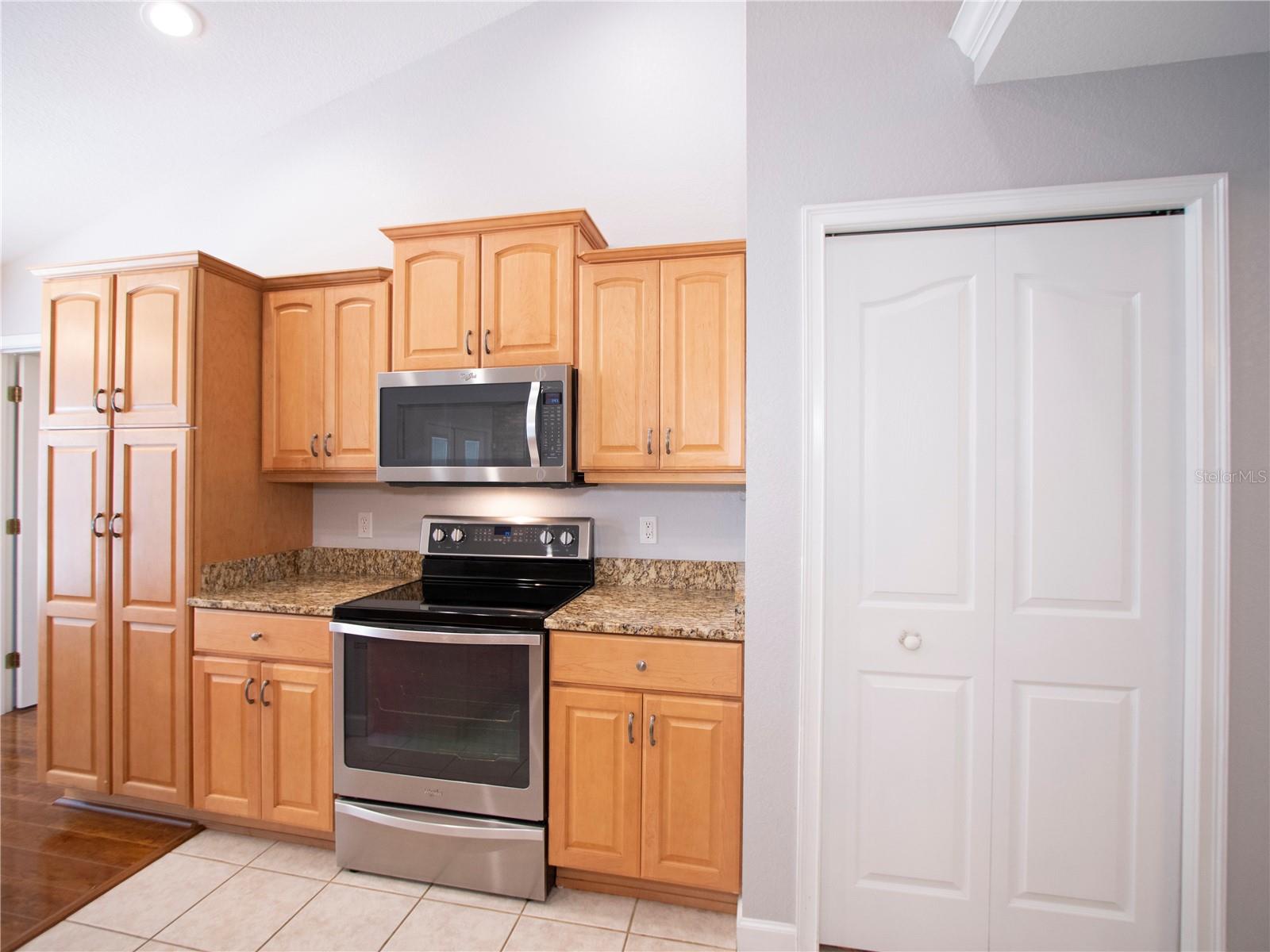 SUMMERBROOKE - Residential
