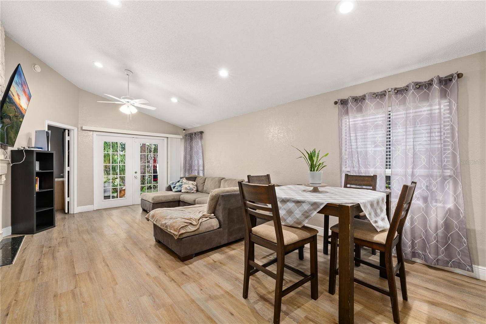 SOUTHRIDGE - Residential Lease