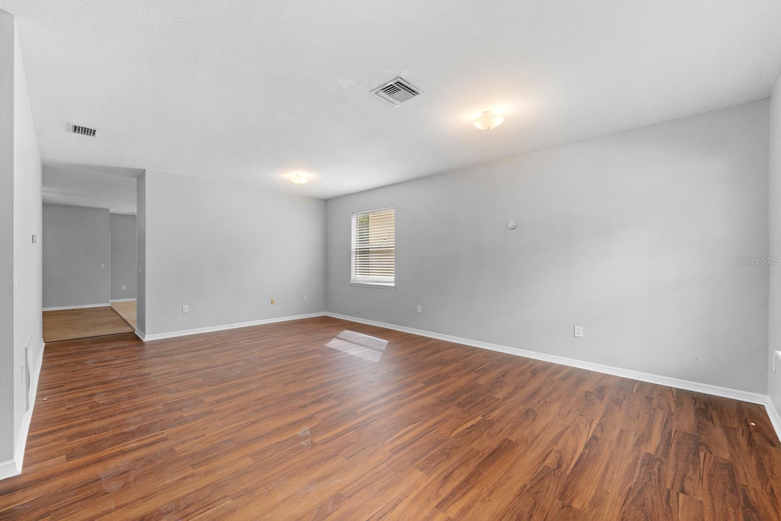 COLONY LAKES - Residential