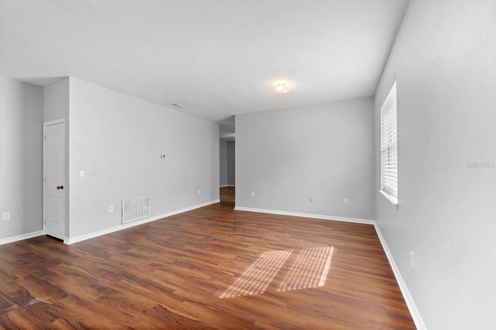 COLONY LAKES - Residential