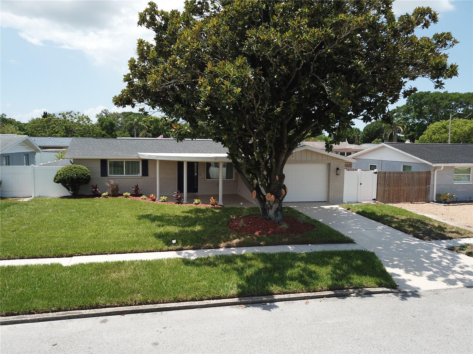 HOLIDAY GARDENS ESTATES - Residential