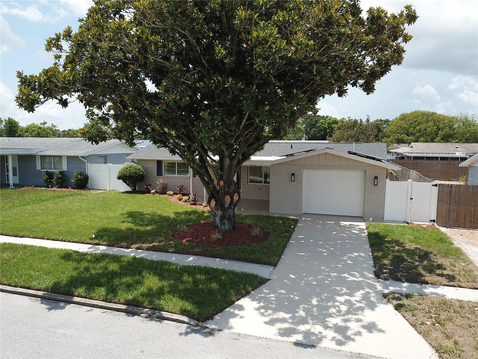 HOLIDAY GARDENS ESTATES - Residential