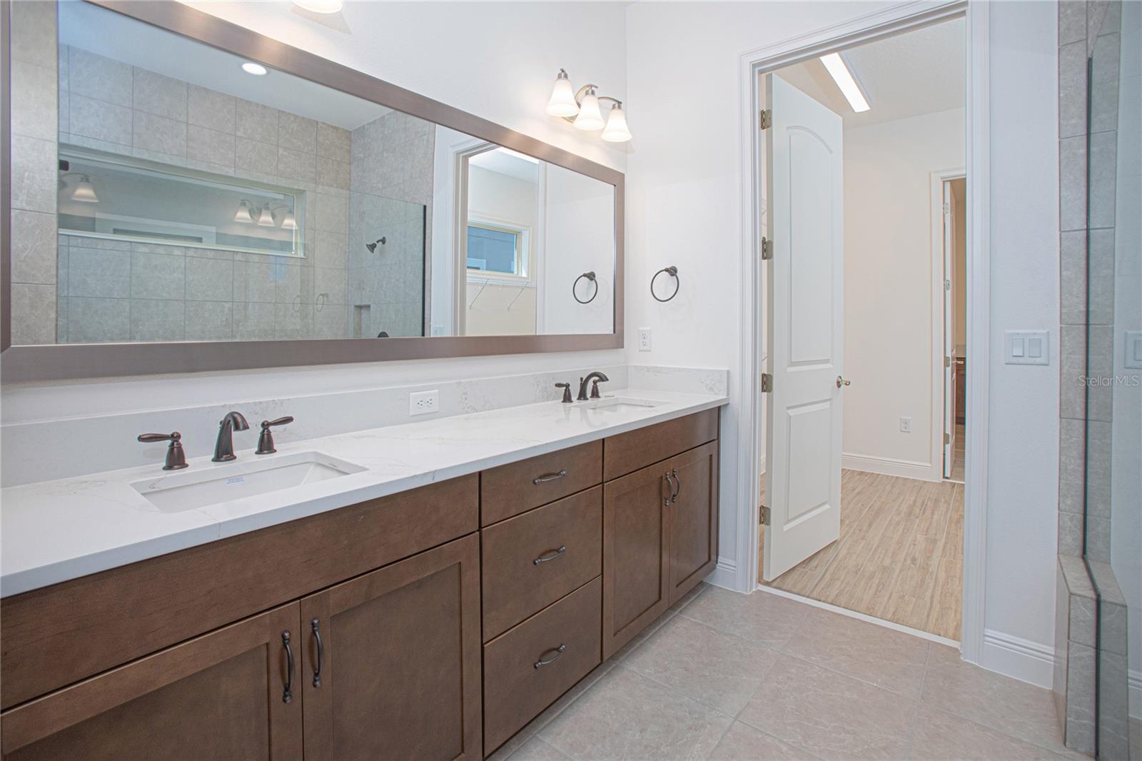 EAGLE CREEK - Residential Lease
