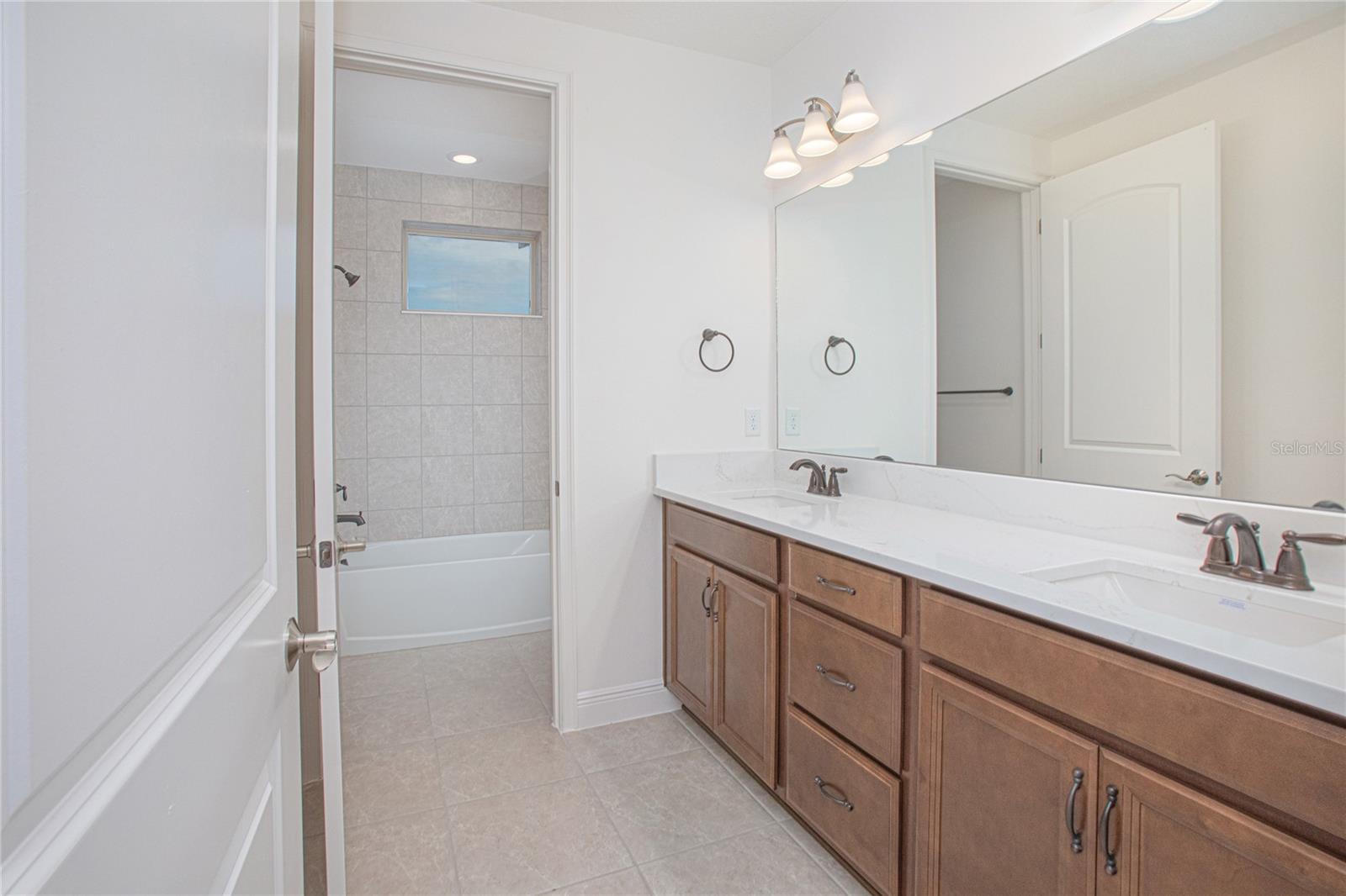 EAGLE CREEK - Residential Lease