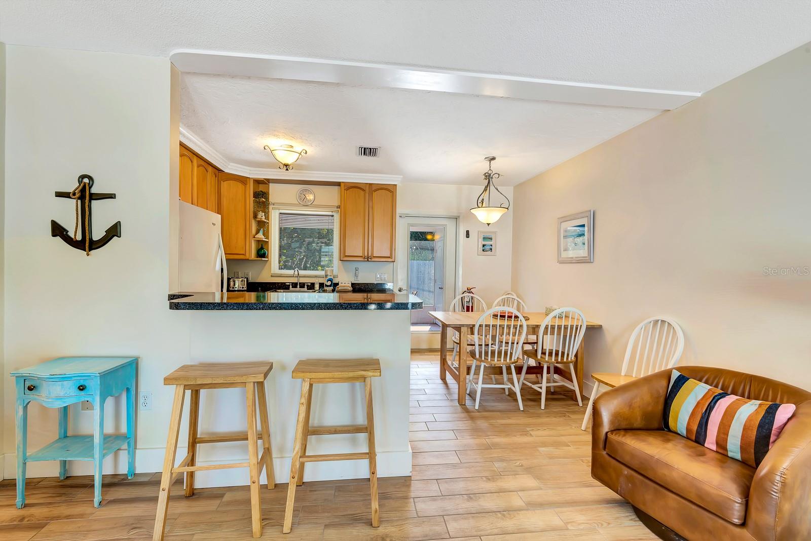 BLUE WAVE VILLA - Residential Income