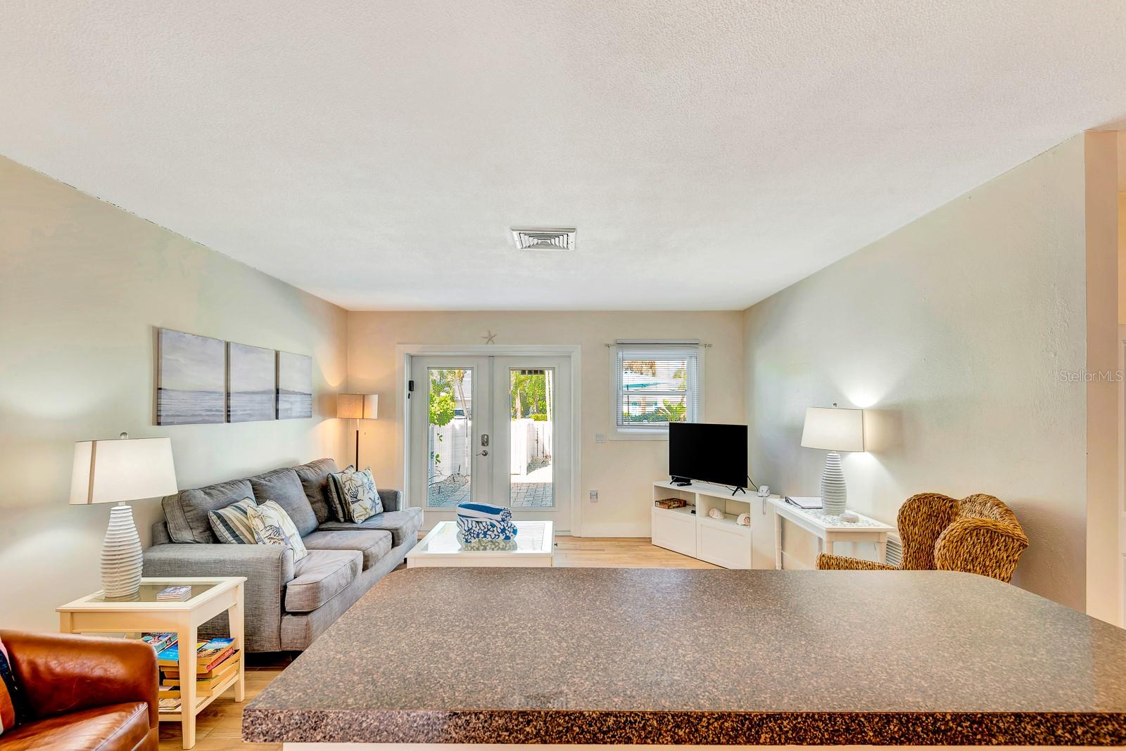 BLUE WAVE VILLA - Residential Income