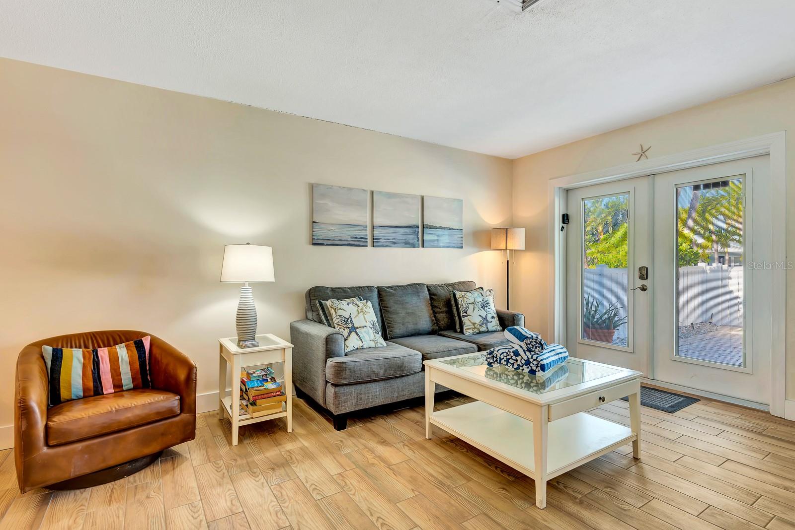 BLUE WAVE VILLA - Residential Income