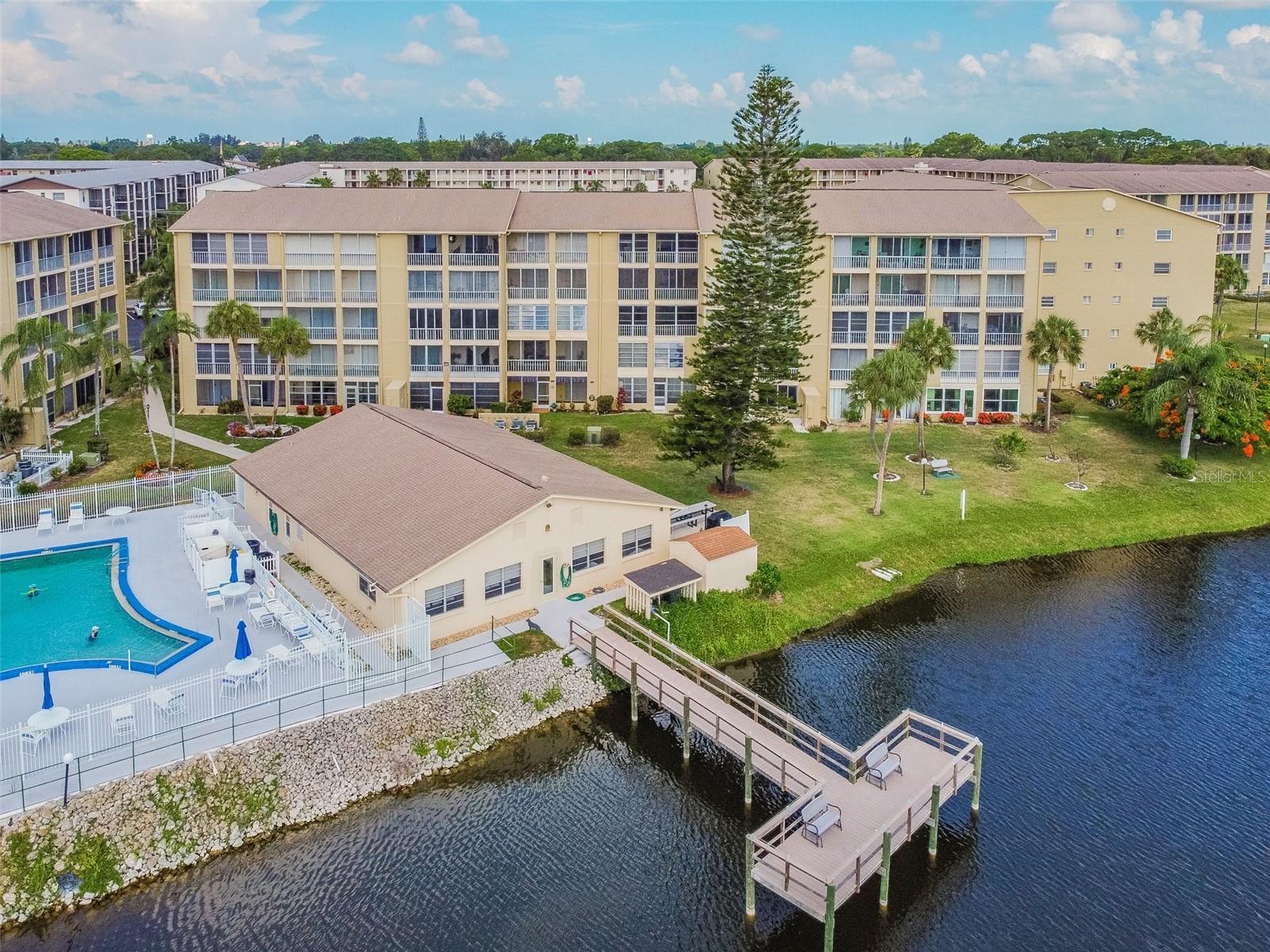 BAYSHORE ON THE LAKE CONDO - Residential