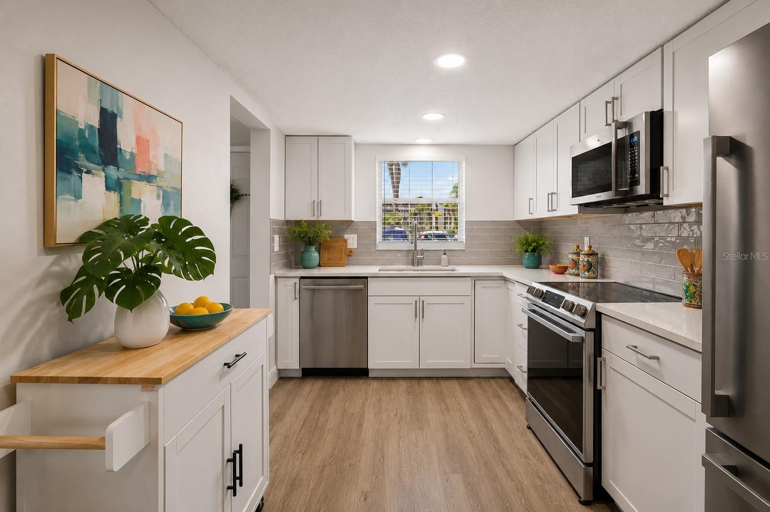 BAYSHORE ON THE LAKE CONDO - Residential