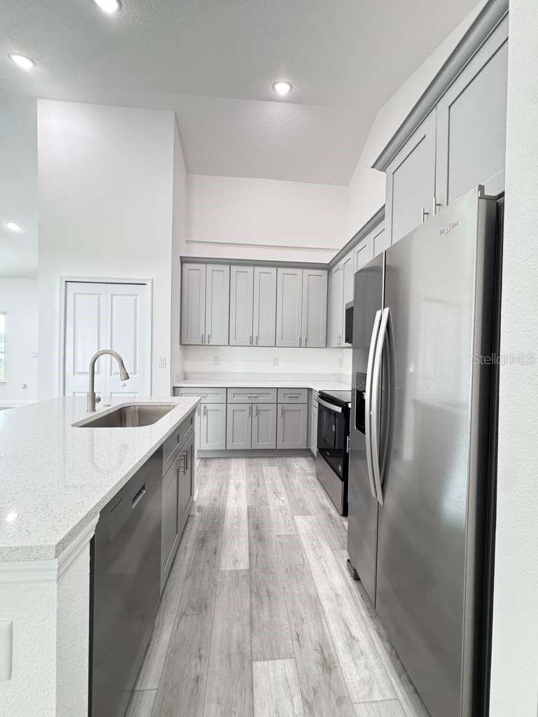 MARION OAKS UNIT 7 - Residential Lease