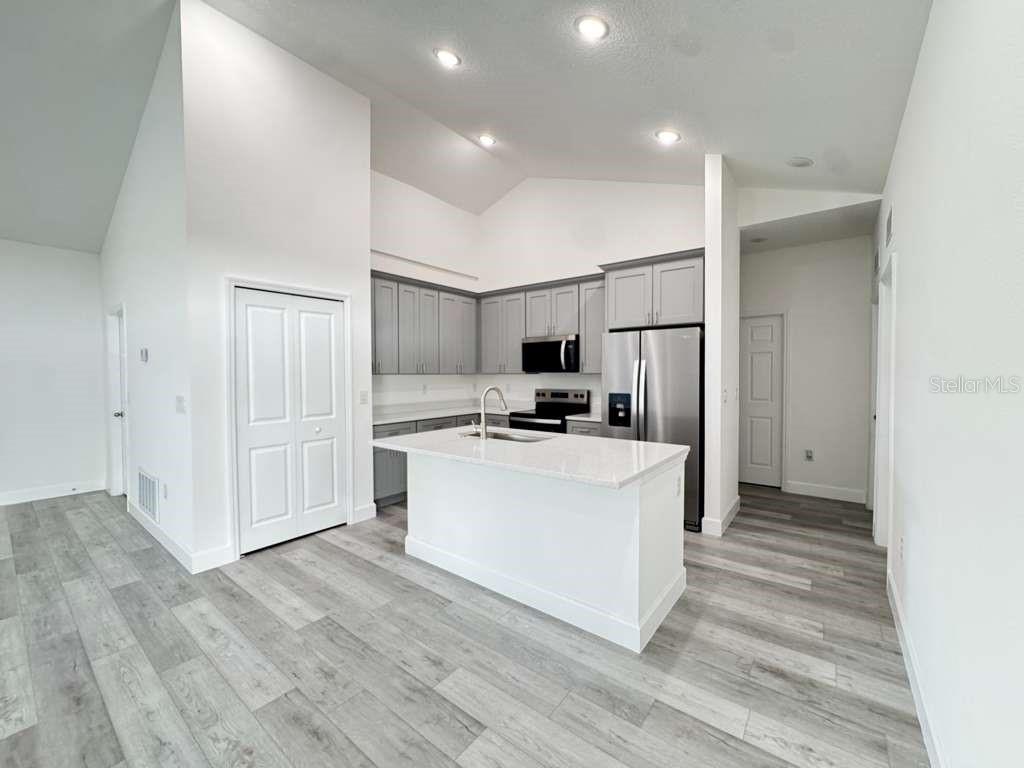 MARION OAKS UNIT 7 - Residential Lease