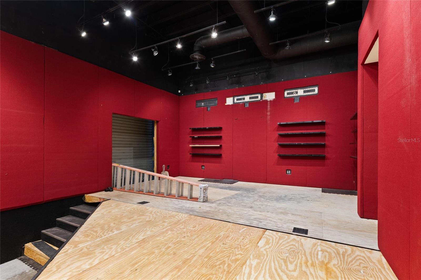 EDGEWOOD - Commercial Lease