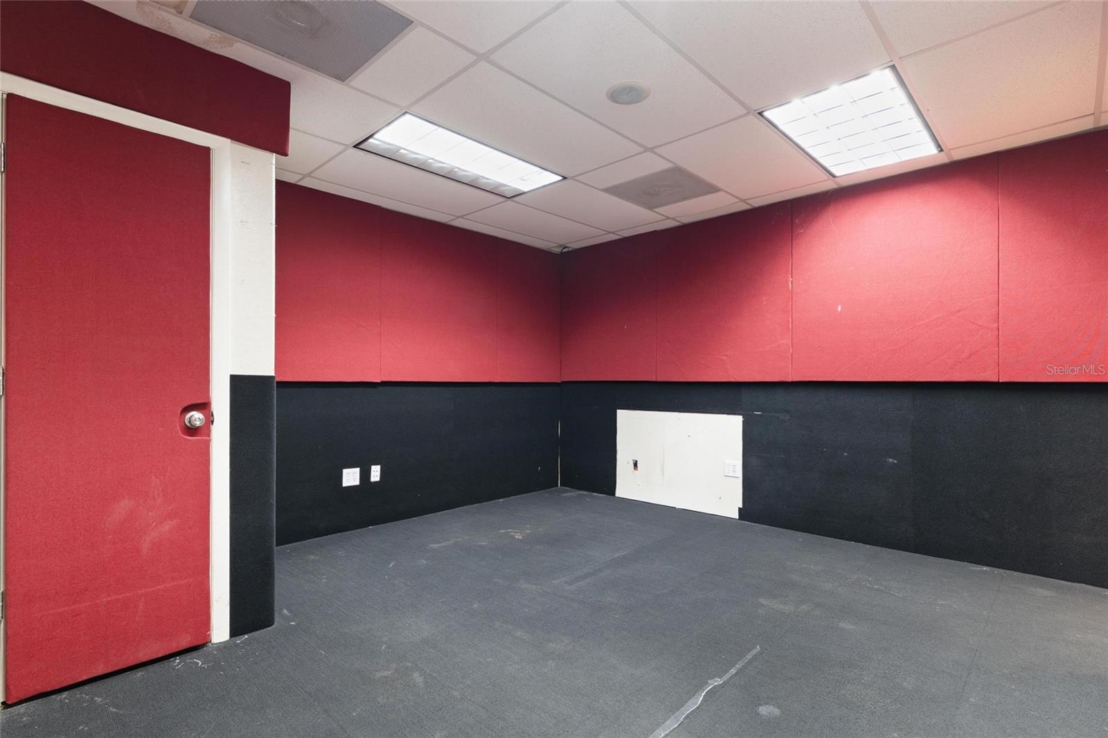 EDGEWOOD - Commercial Lease