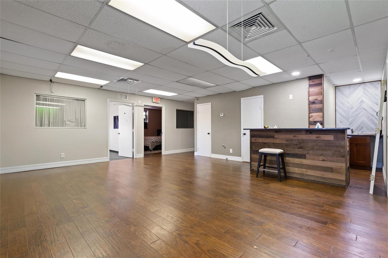EDGEWOOD - Commercial Lease