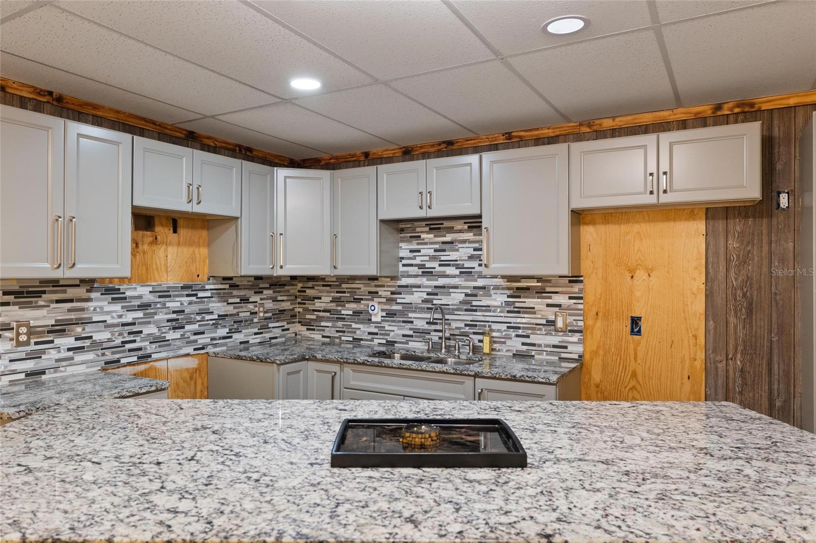 EDGEWOOD - Commercial Lease