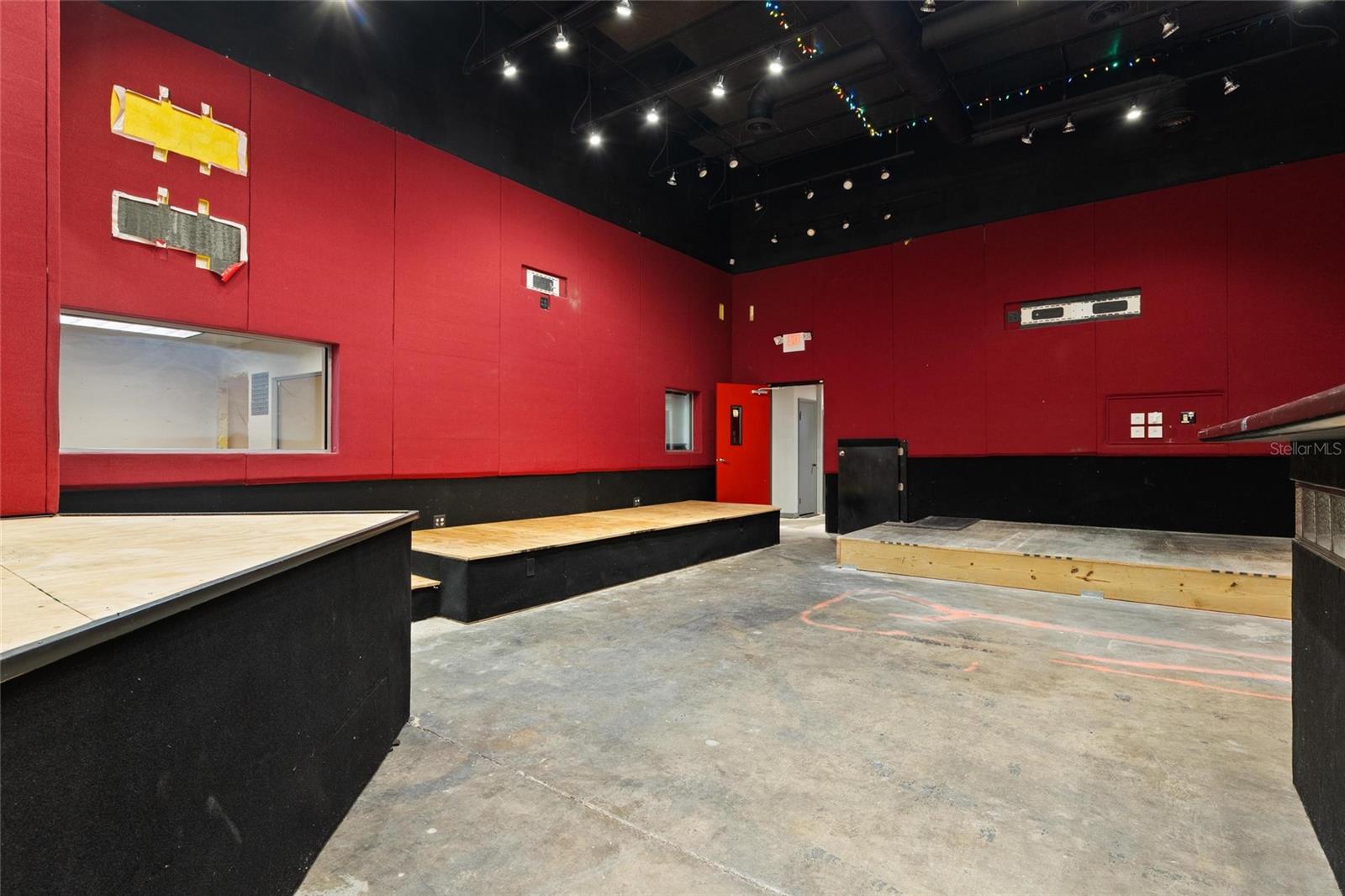 EDGEWOOD - Commercial Lease