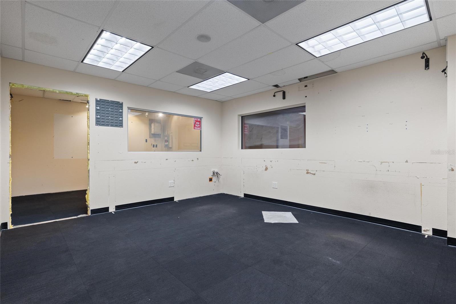 EDGEWOOD - Commercial Lease